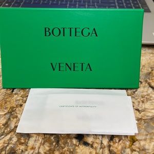 NWT Bottega Veneta Box for Sunglasses! Green .